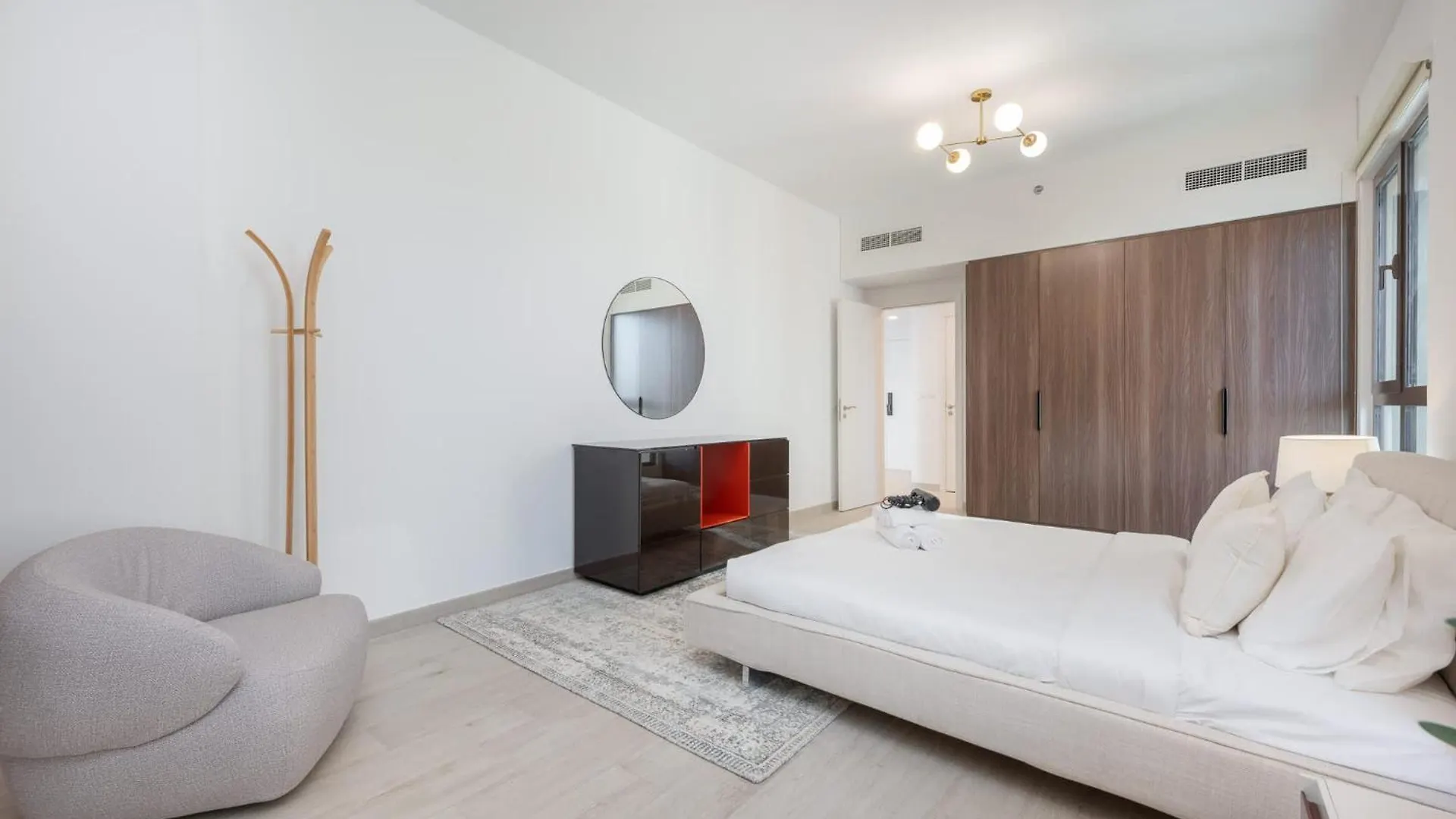 Bright & Airy 1Br In Asayel 2 - Fits 4 Comfortably Dubai Apartment