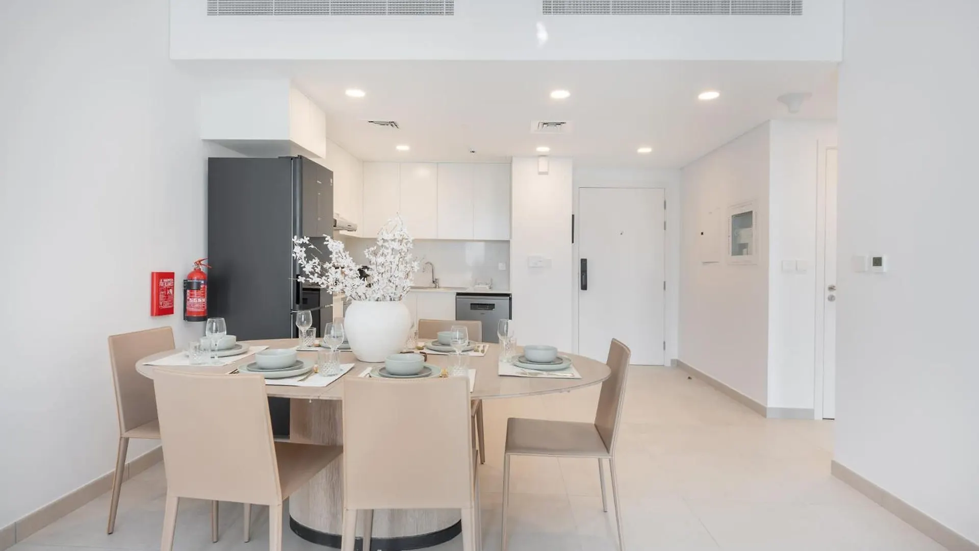 Bright & Airy 1Br In Asayel 2 - Fits 4 Comfortably Dubai Apartment