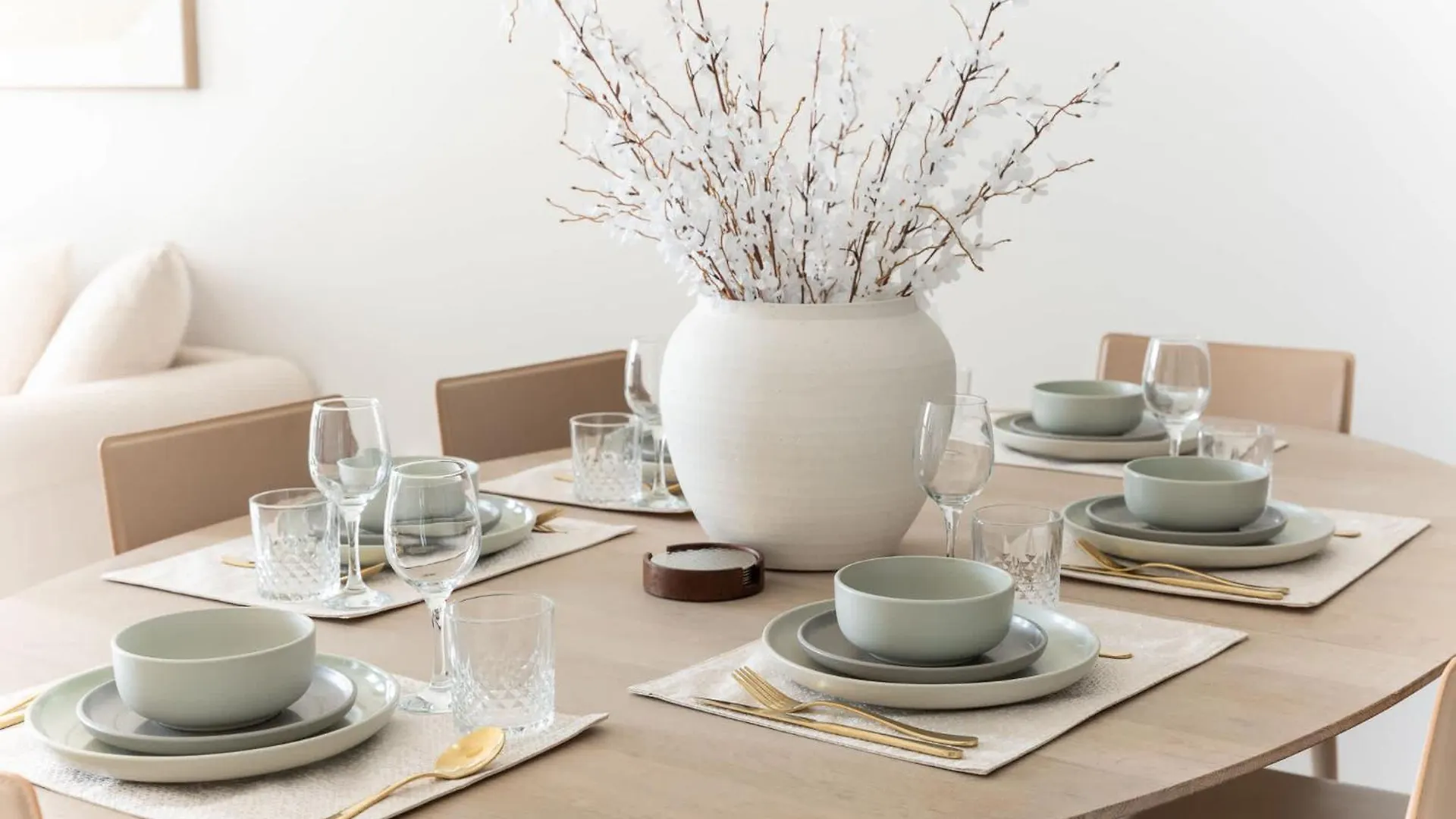 Bright & Airy 1Br In Asayel 2 - Fits 4 Comfortably 두바이 아파트